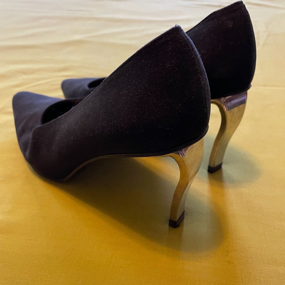 80s Vintage Stuart Weitzman Black Pointed Toe Cloth Pumps with Solid Metal Heel